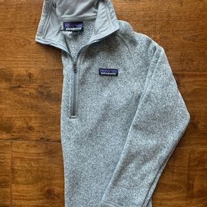 Gray Patagonia pull over size small